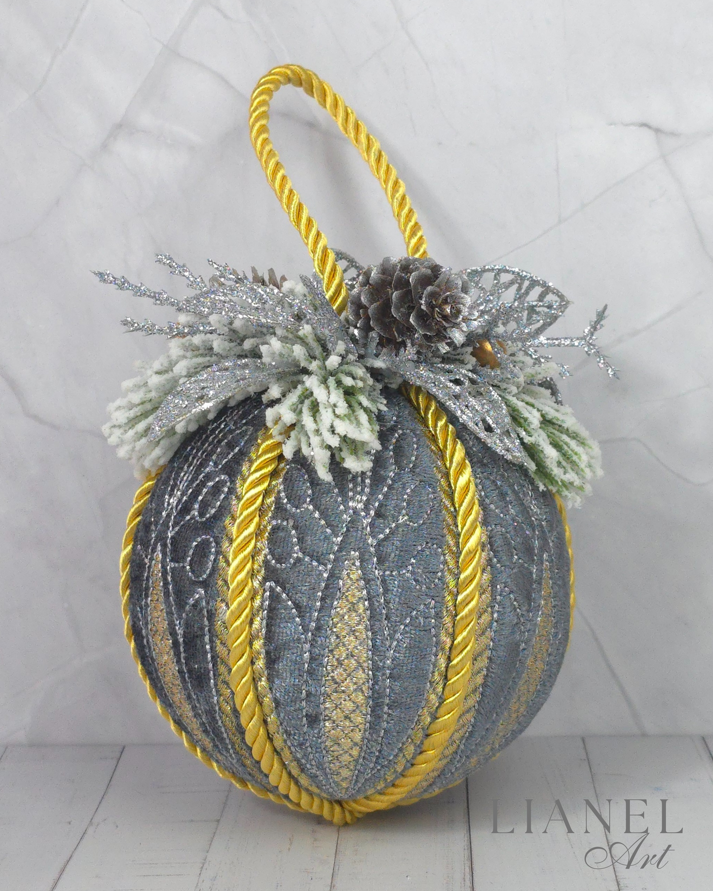 DIY Christmas Ornament Kit Gold